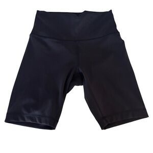 Lululemon Wunder Train High-Rise Short Sz 6